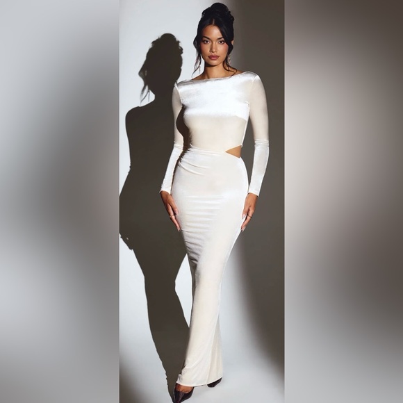 Oh Polly Dresses & Skirts - Oh Polly Ginevra Ivory Velvet Long Sleeve Maxi Dress